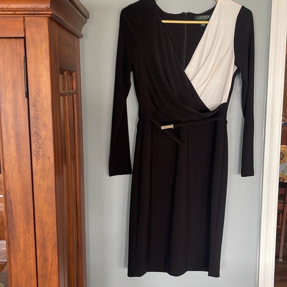 Great dress for upscale events.  Perfect for New Year’s or Christmas parties